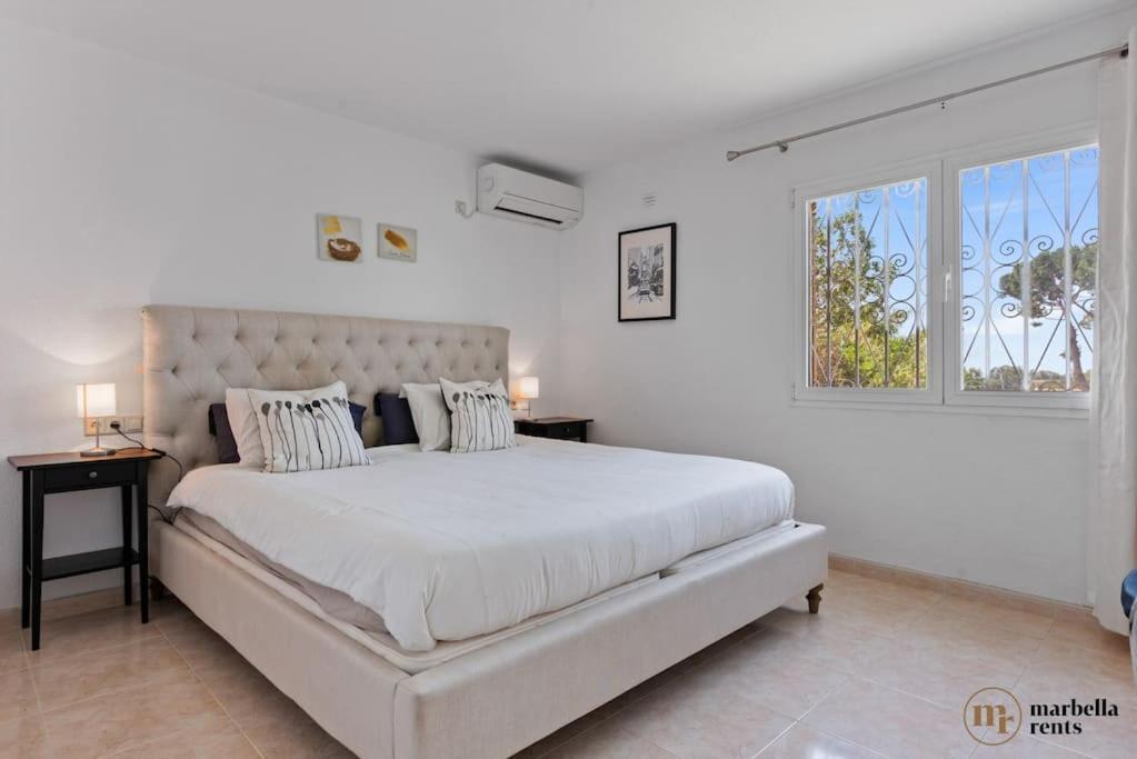 Heismax Ref #40 Villa *